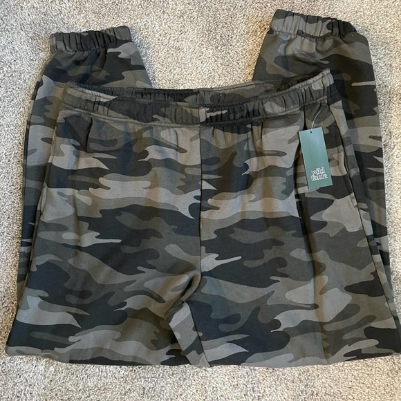 Green Camo Sweatpants Size XL Comfy Unisex Loungewear Athleisure Army Pants NEW - Picture 6 of 9